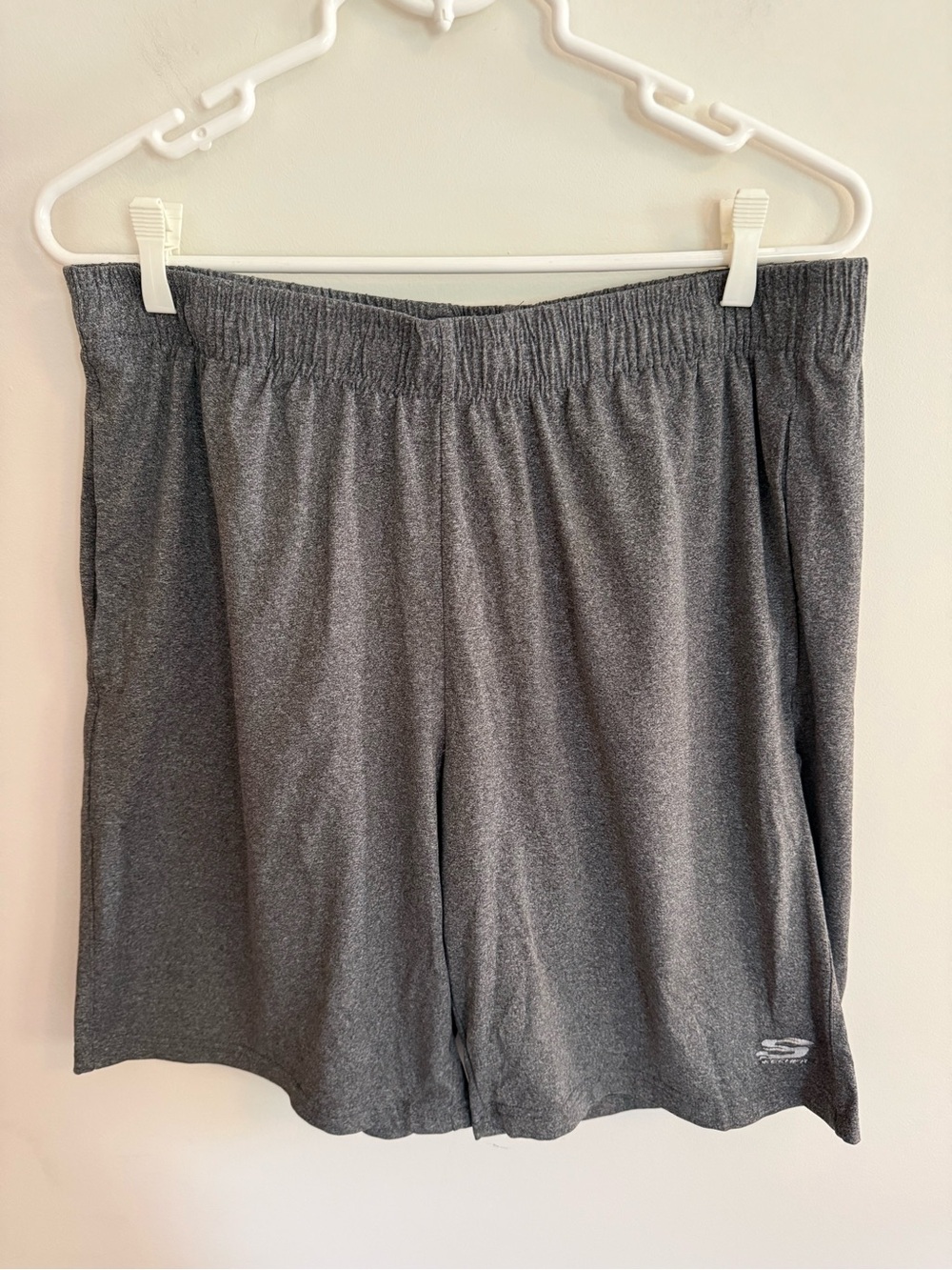 Skechers Men's Dark Gray Athletic Shorts